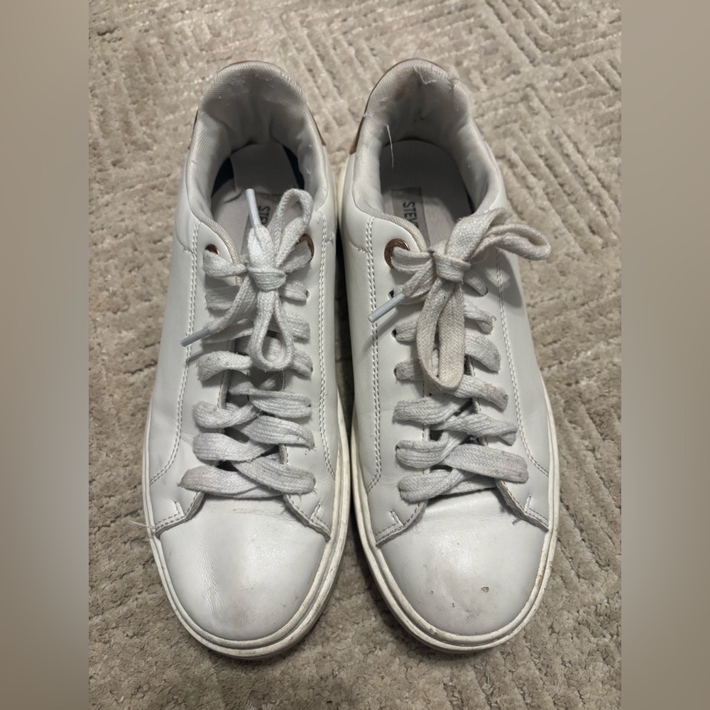 Women’s Steve Madden 
Size 8.5 M
Good Condition